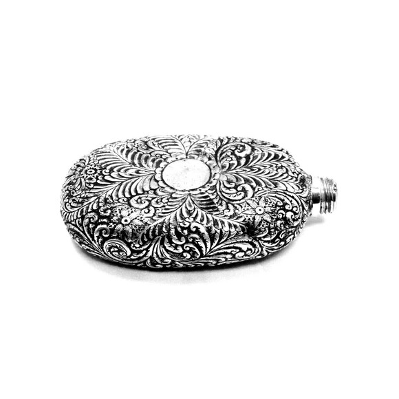 VINTAGE SILVER DRINK FLASK WITH SILVER SHOT CUP - Picture 7 of 8